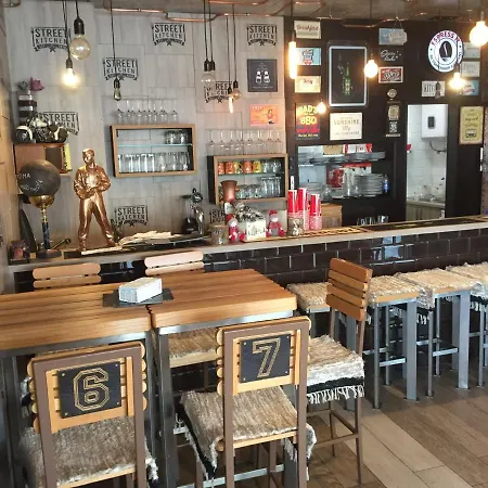 アパート Rubin シャールヴァール